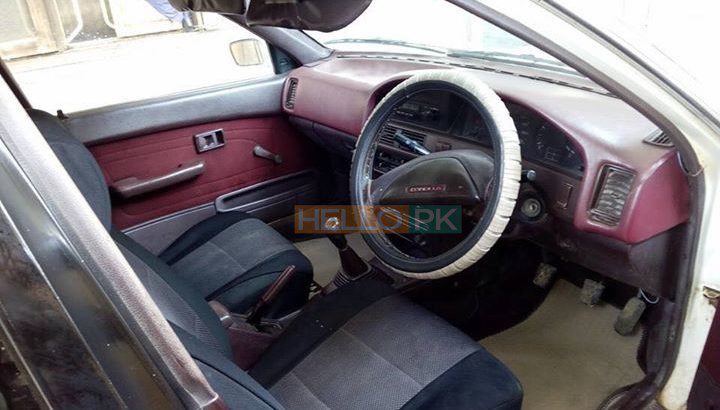 Corolla XE Saloon Rs405,000