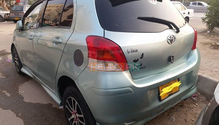 Toyota vitz demand 925000