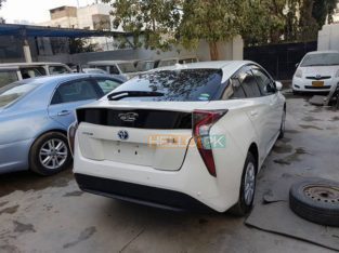 Toyota Prius 2016 New Shape Rs3,750,000 Karachi