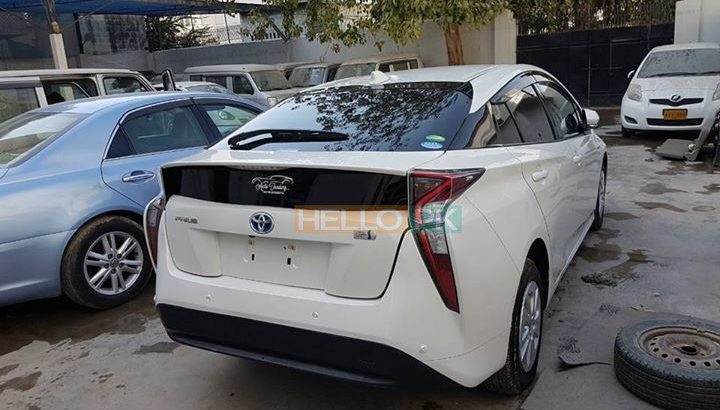 Toyota Prius 2016 New Shape Rs3,750,000 Karachi