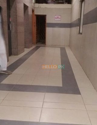 Office main shahrah e Faisal commercial building 1000 sq ft available for rent