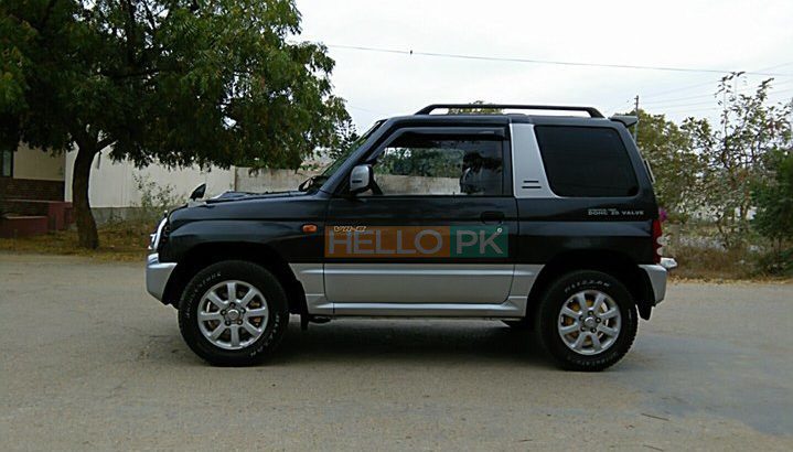 Show Room condition Mini Pajero 1100 cc Karachi