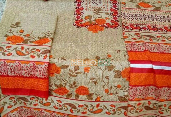 Most demanding Alkaram kasturi lawn 3 PC’s printed suits,