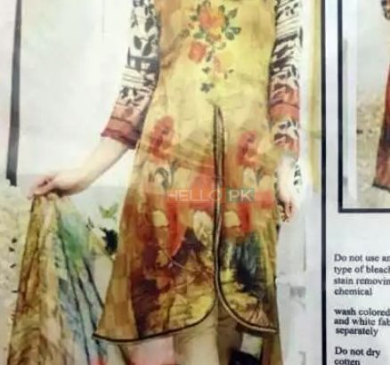 Replica suits in Multan
