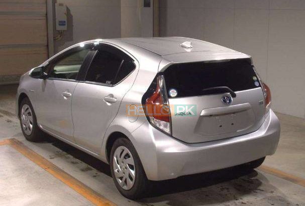 Toyota Aqua 2015 ,Key start,ABS,PW,PS,64542 KM,Grade 4,Arrival At Karachi Port