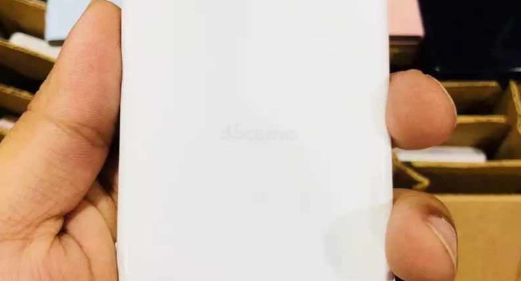 Sony X Compact Finger Print.23Mg Back 13Mg Front Camera 3GBRam 32GB Storage
