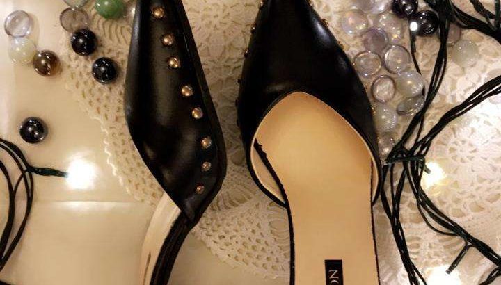 Best quality shoes for sale 30% off.Delivery Available.order now