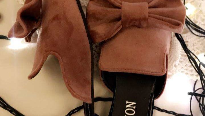 Best quality shoes for sale 30% off.Delivery Available.order now