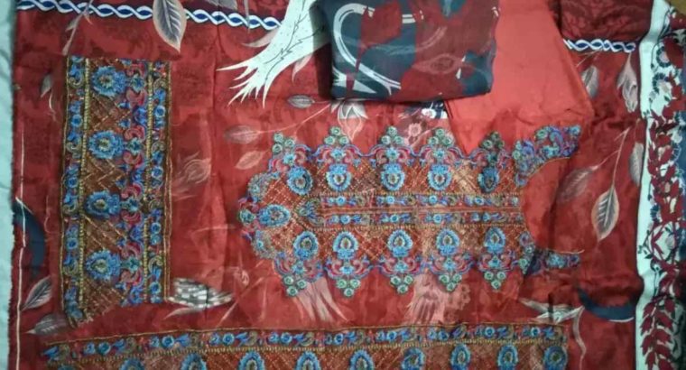 Super Quality Lawn suit Different Price brand and replica suit