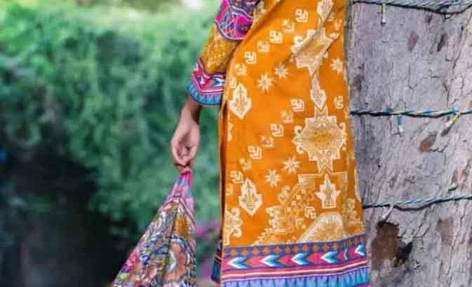 Khaddar Embroidered 3 Piece Suit With Shawl(Rana Arts).Delivery all over Pakistan
