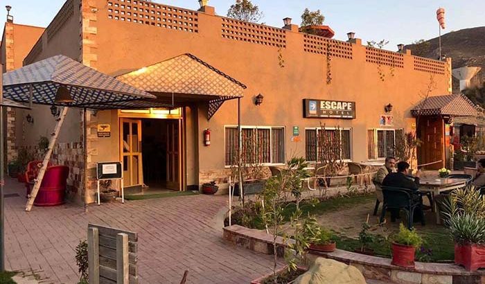 Escape Hotel Kallar Kahar.Stay in Natural Soothing Environment With Best Food