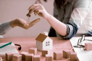 Houses/Plots/Apartments Available on Investor Rates