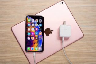 iPhone Xs max charger Box pack.Fast charger