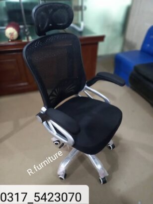 Arms adjustable office chair