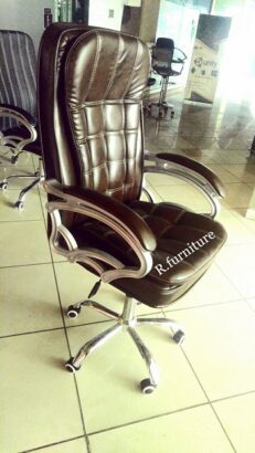 D-22 Executive office chair