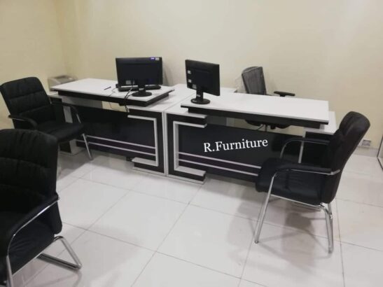 EXECUTIVE OFFICE TABLE 5 feet