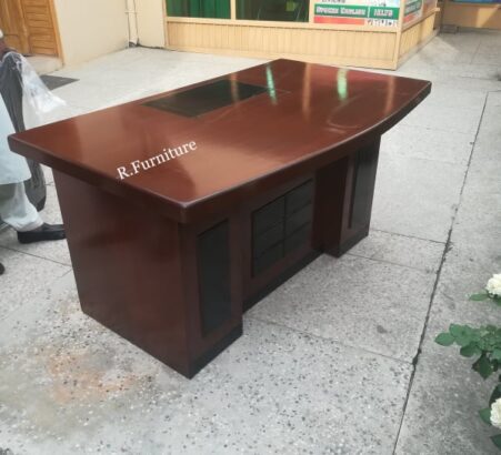 EXECUTIVE OFFICE TABLES
