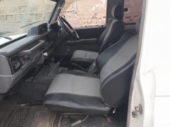 TOYOTA LAND CRUISER PRADO 1990 MODEL