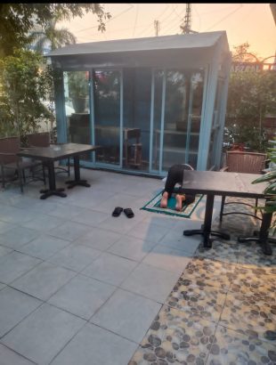 1 Kanal 102 sqft life time Commercial paid Plaza for Sale