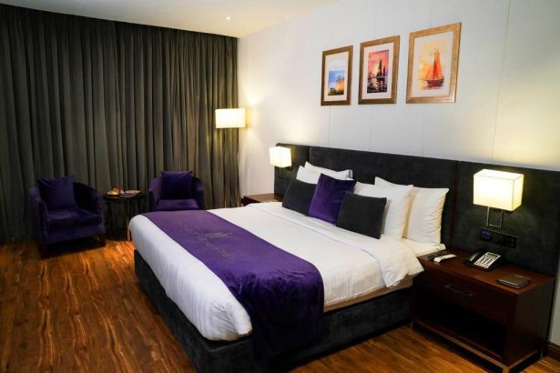 Luxury Deluxe King Room – Hotel in Gulberg Lahore