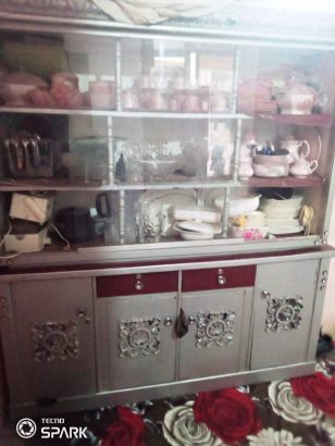 Bed, side tables , dressing, showcase, almirah