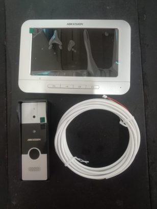 HIK VISION VIDEO DOOR PHONE DS-KIS204T