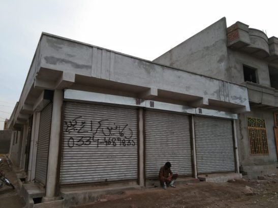 6 Shops Market for Sale