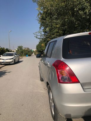 Suzuki Swift DLX 1.3 (2015) in excellent condition for sale