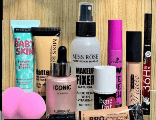 Set of 10 makeup accessories