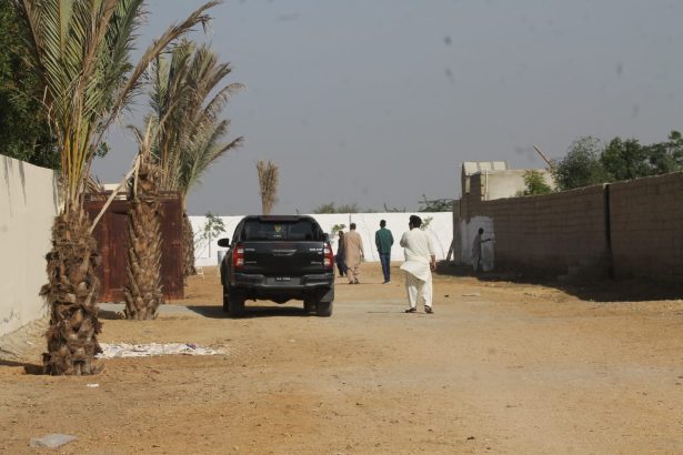 LAND : Plots on installments for Sale before Bahria Town KHI