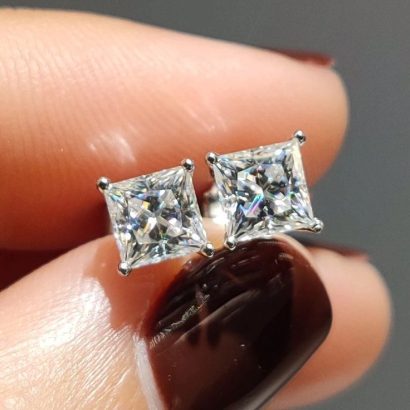 Emerald Cut 0.50 Carat Diamonds is perfect alternative for m