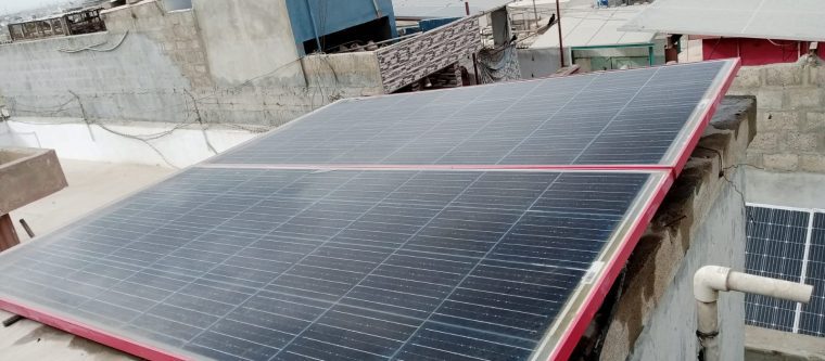 180 Watt 2 Solar Panal Sell with Ac/Dc Charger & Converter